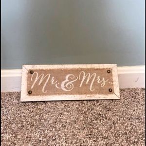 Rustic Mr & Mrs wedding sign